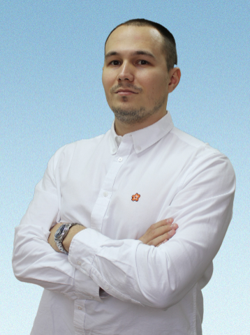 Учитель физической культуры Кирдянов Александр Иванович.